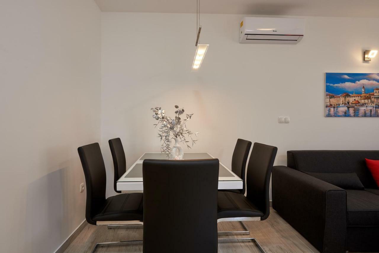 Apartamento Apartman Jakov Trogir Exterior foto
